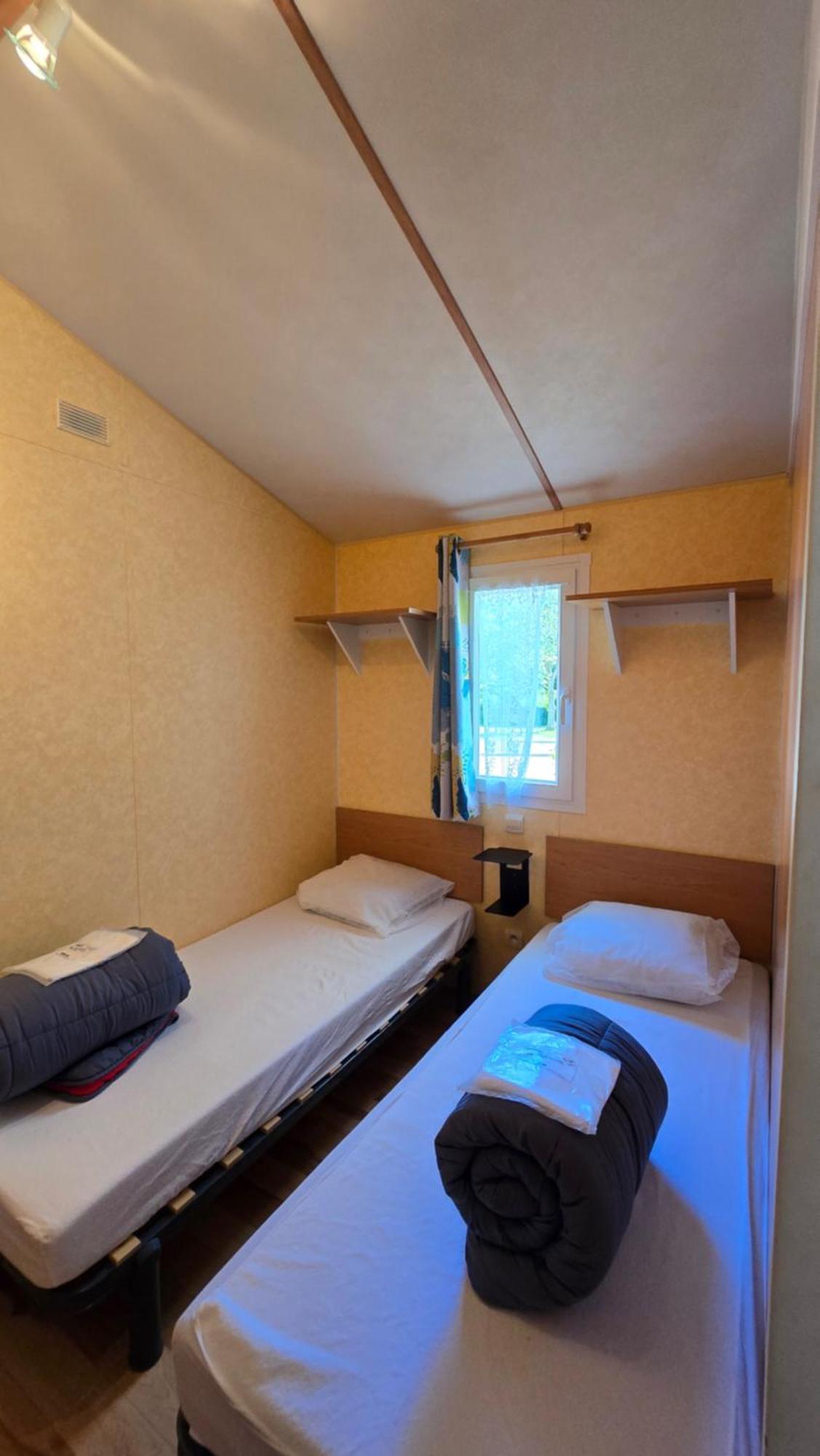 Camping Les Mancellieres Avrille  Phòng bức ảnh
